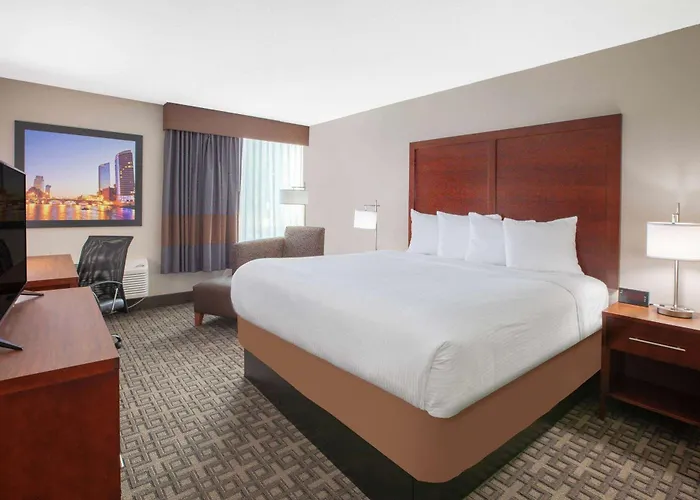 Baymont By Wyndham Grand Rapids Near Downtown