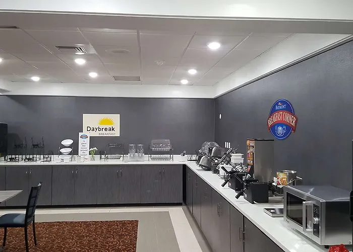 Baymont By Wyndham Grand Rapids Near Downtown
