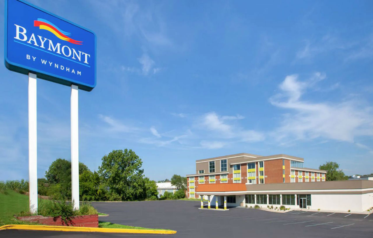 Baymont By Wyndham Grand Rapids Near Downtown Hotel 2*