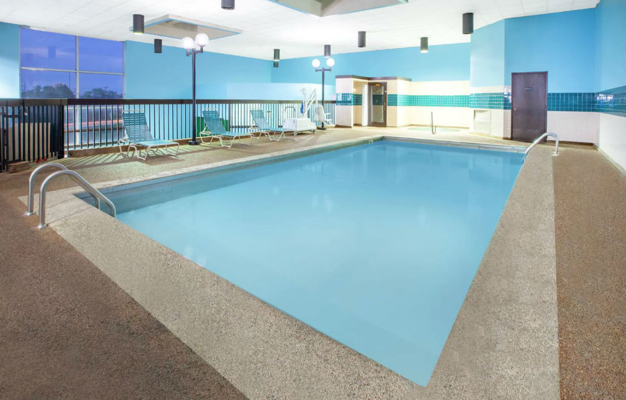 Hotel Baymont By Wyndham Grand Rapids Near Downtown 2*