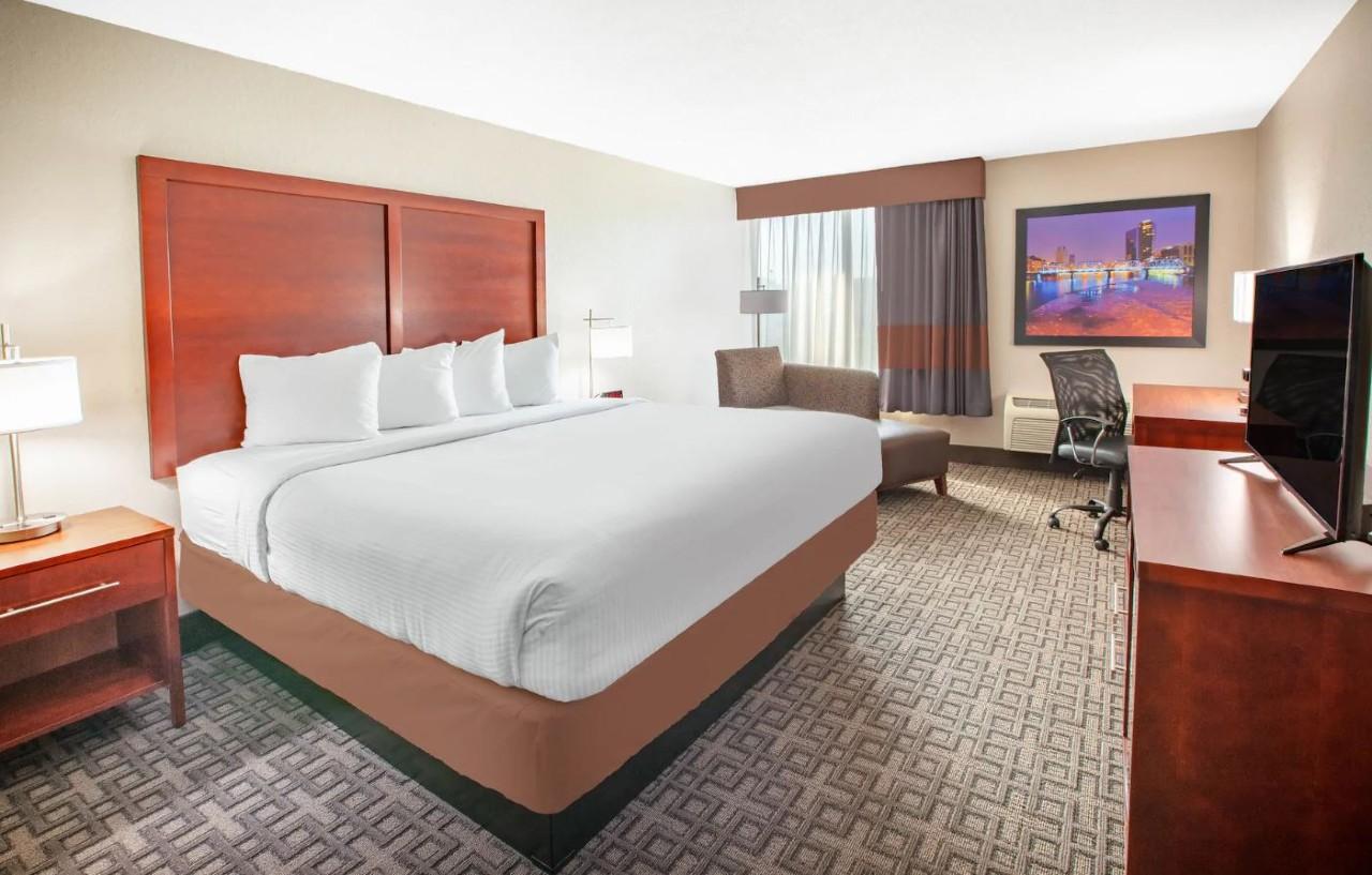 Hotel Baymont By Wyndham Grand Rapids Near Downtown Wyoming