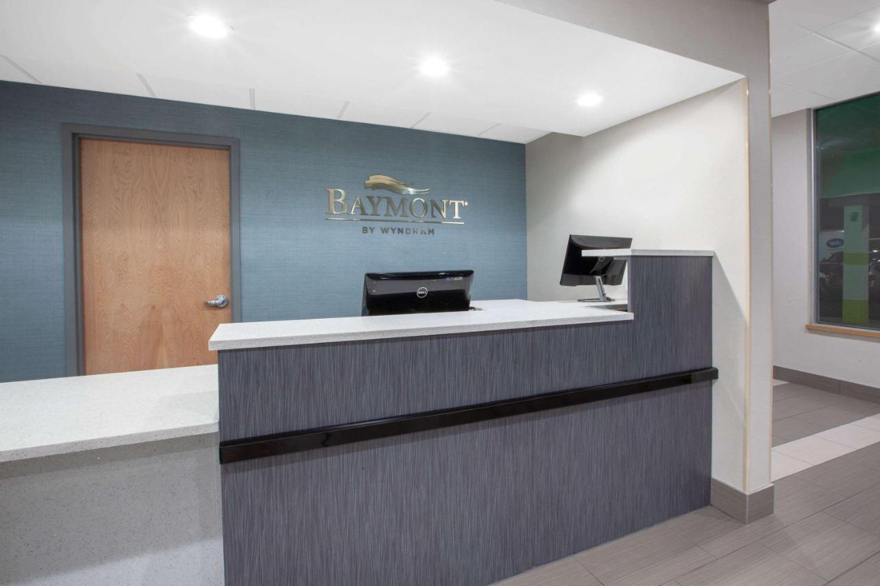 Baymont By Wyndham Grand Rapids Near Downtown Hotel 2*